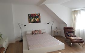 Maison Des Fleurs Guest House